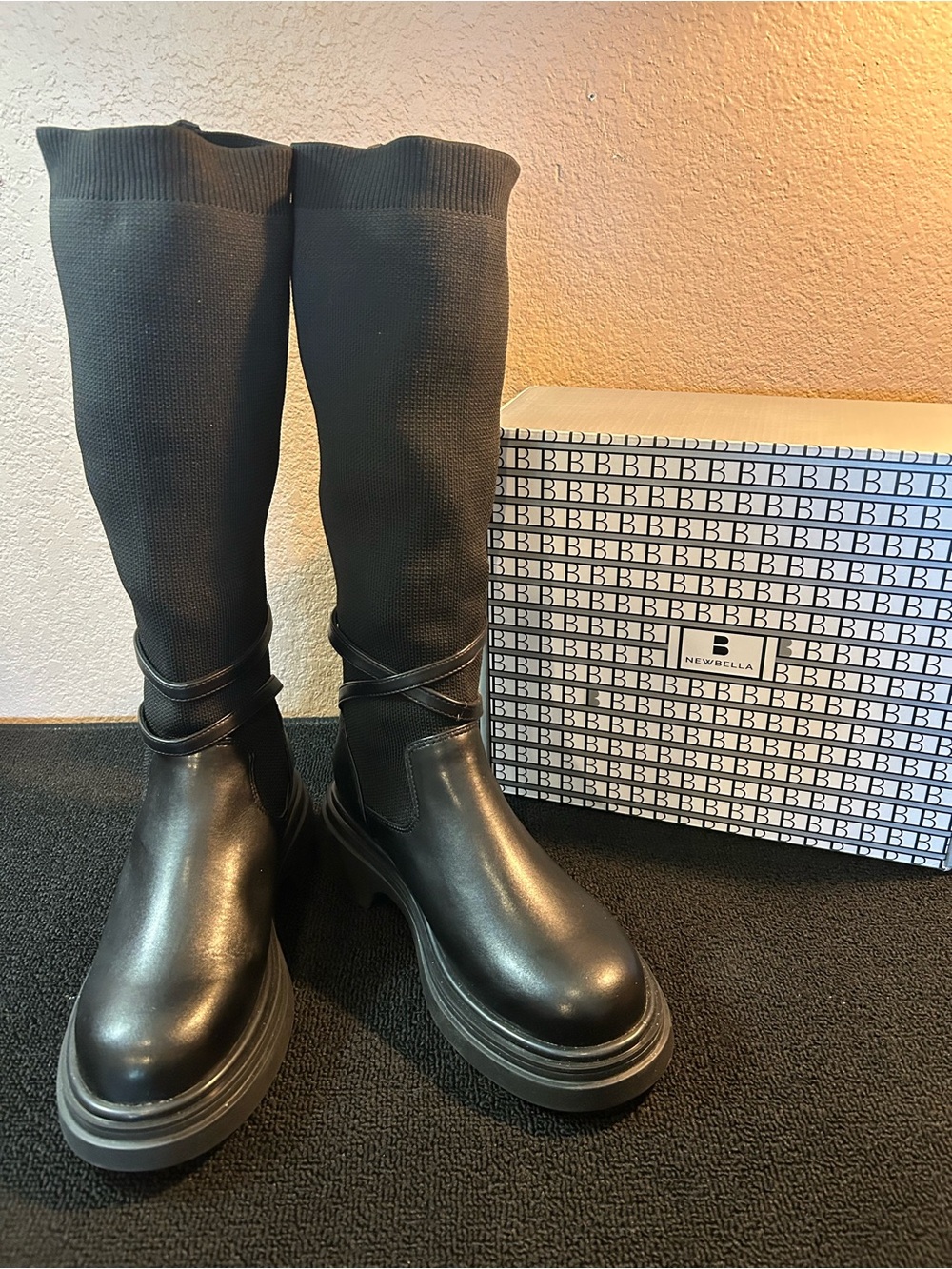 NEWBELLA Mousse Fit Women Double Strap Decor High Black Boots. Size 8